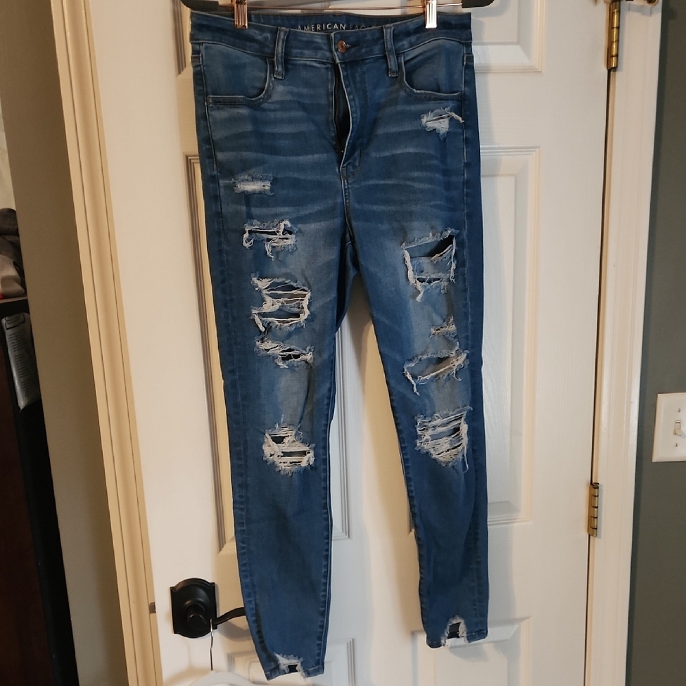 American Eagle Outfitters Women's Distressed Blue Jeans